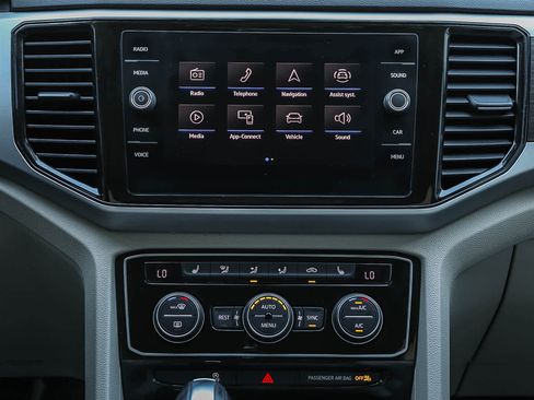 Used 2022 Volkswagen Atlas SE image 13