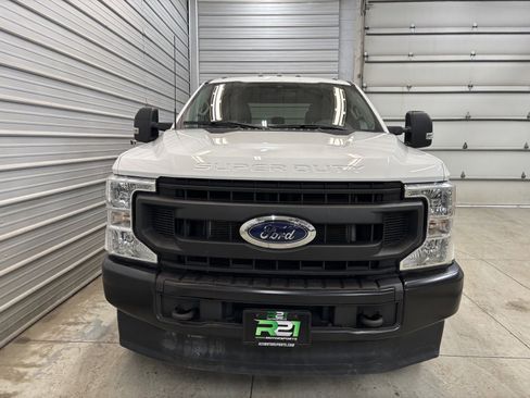 Used 2022 Ford F250 XL w/ Power Equipment Group image 2