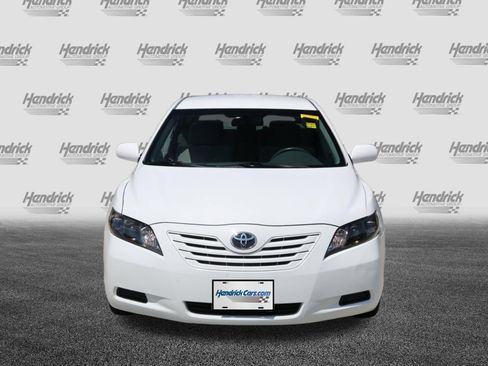Used 2009 Toyota Camry LE FWD image 3