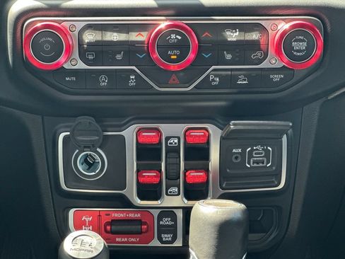 Used 2023 Jeep Gladiator Rubicon w/ LED Lighting Group AWD/4WD image 21