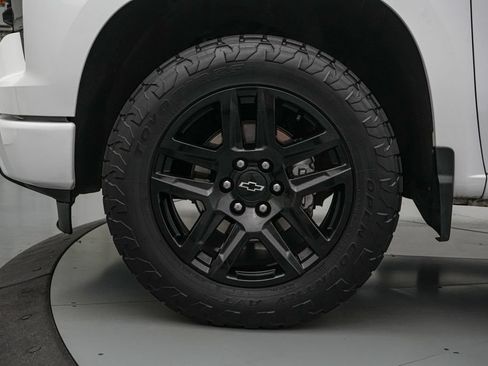 Used 2023 Chevrolet Silverado 1500 Custom w/ Rally Edition AWD/4WD image 11