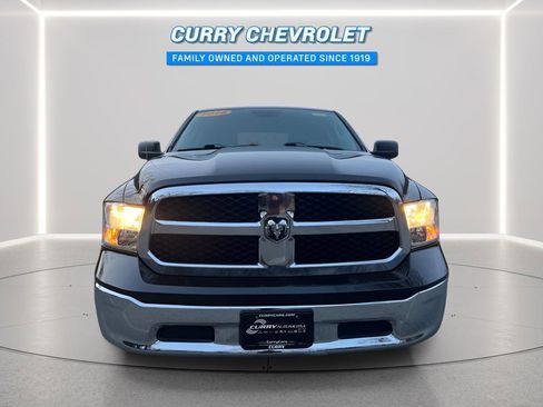 Used 2018 RAM 1500 Classic SLT image 3