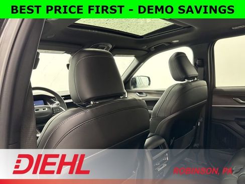 New 2026 Jeep Grand Cherokee Altitude AWD/4WD image 18