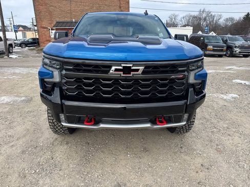 Used 2022 Chevrolet Silverado 1500 ZR2 w/ Technology Package image 8