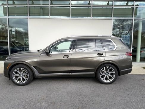 Used 2025 BMW X7 xDrive40i w/ Climate Comfort Package image 2