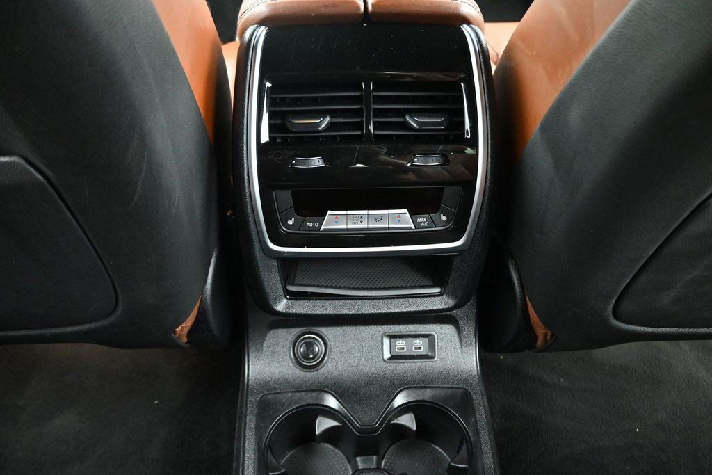 Used 2022 BMW X7 M50i AWD/4WD image 13