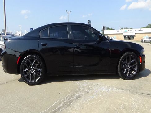 Used 2021 Dodge Charger SXT w/ Blacktop Package RWD image 5