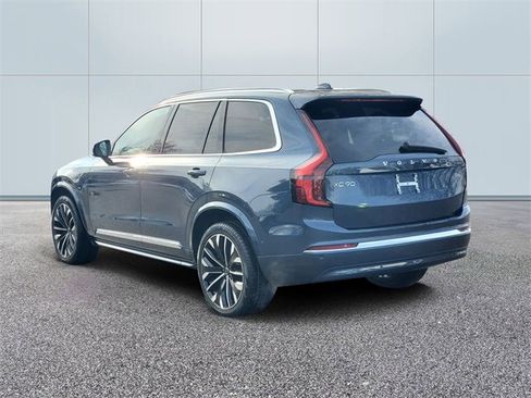 Certified 2025 Volvo XC90 B6 Plus image 6