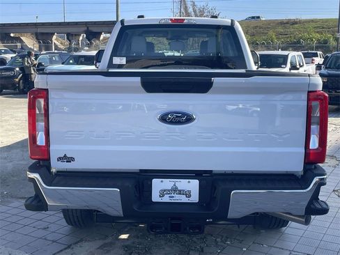 New 2026 Ford F250 XL w/ XL Chrome Package image 4