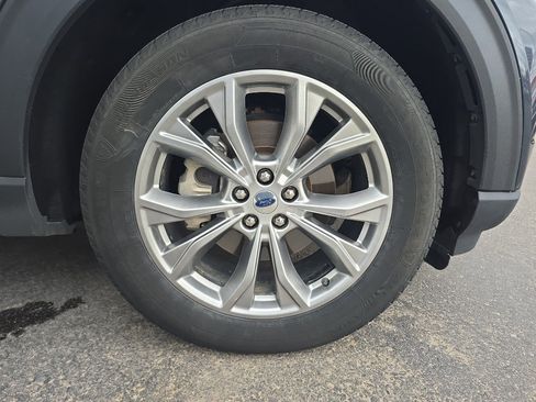 Used 2022 Ford Explorer XLT w/ Equipment Group 202A image 38