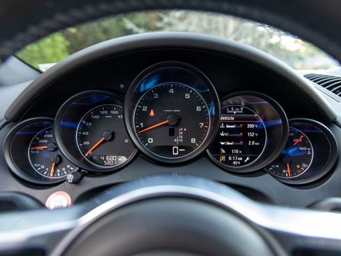 Used 2016 Porsche Cayenne image 33