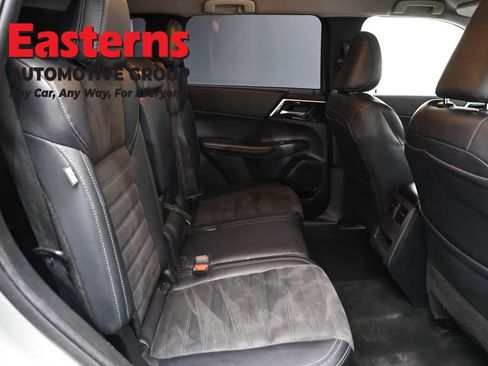 Used 2023 Mitsubishi Outlander SE AWD/4WD image 21