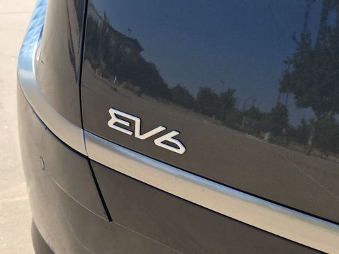 Certified 2023 Kia EV6 Wind RWD image 11