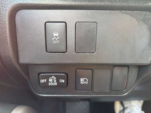 Used 2023 Toyota Tacoma SR5 AWD/4WD image 15