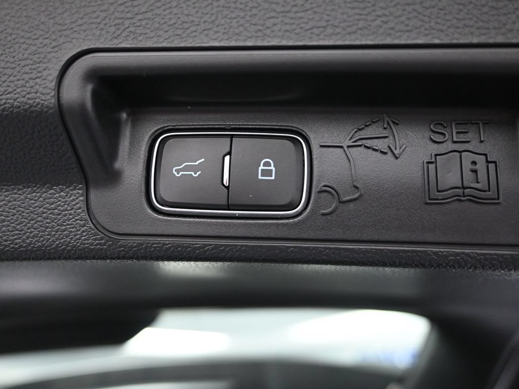 Used 2023 Ford Explorer Limited AWD/4WD image 35