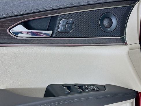 Used 2020 Lincoln Nautilus Reserve w/ Equipment Group 201A image 19