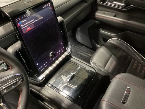 Used 2025 GMC Yukon AT4 Ultimate w/ LPO, Floor Liner Package AWD/4WD image 5