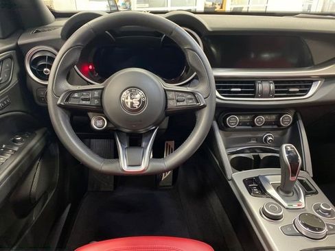 Used 2024 Alfa Romeo Stelvio Ti w/ Performance Driving Package image 7