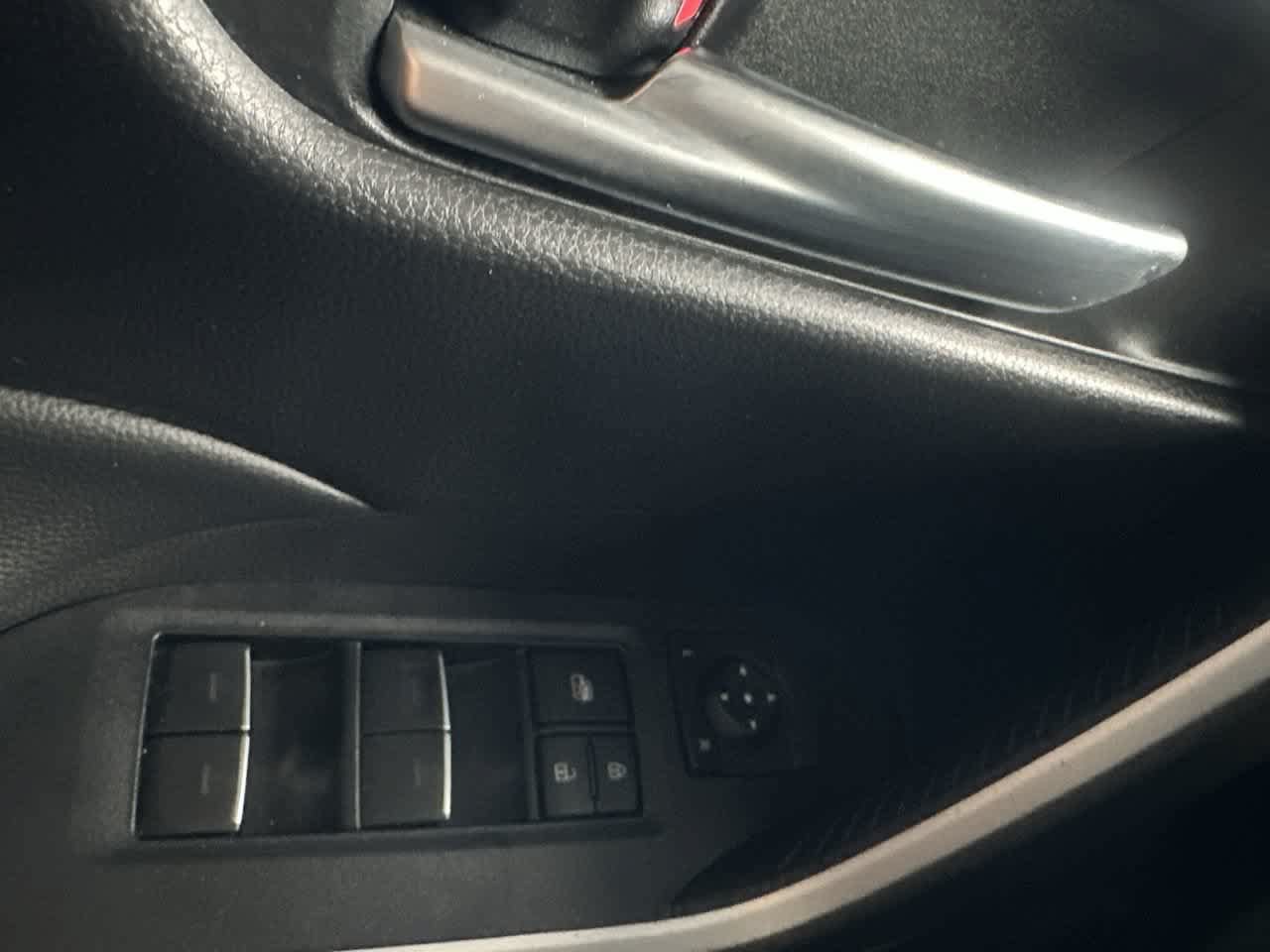 Used 2025 Toyota RAV4 XLE FWD image 17