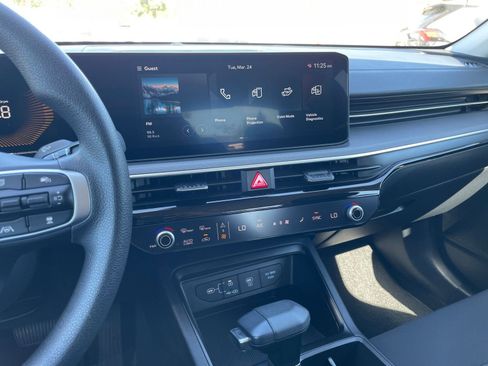 Used 2025 Kia K5 LXS image 17
