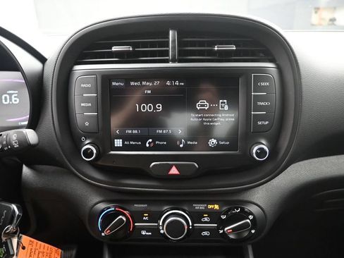 Used 2024 Kia Soul LX w/ Option Group 015 FWD image 11