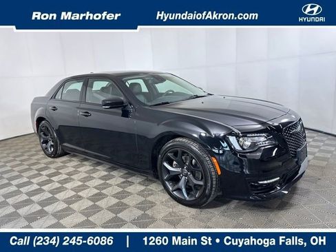 Used 2023 Chrysler 300 Touring L w/ Popular Equipment Group image 1