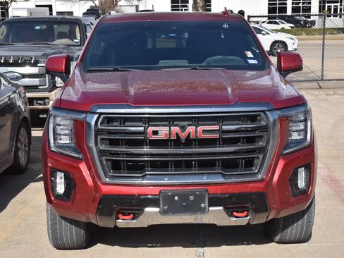 Used 2024 GMC Yukon XL AT4 w/ Technology Package image 3