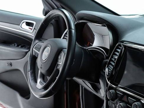 Used 2020 Jeep Grand Cherokee Limited w/ Luxury Group II image 37