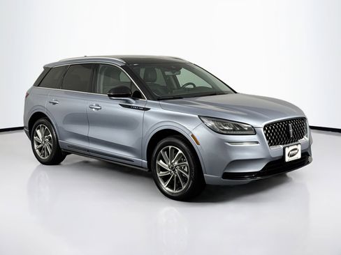 Used 2022 Lincoln Corsair Grand Touring w/ Towing Package image 2