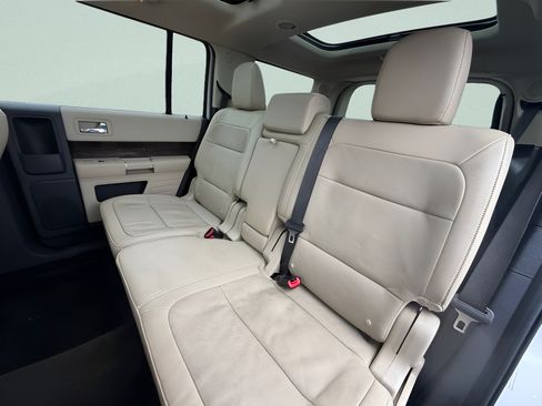 Used 2018 Ford Flex Limited w/ Equipment Group 301A FWD image 15