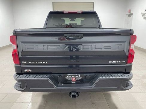 Used 2023 Chevrolet Silverado 1500 Custom image 5