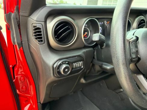 Used 2018 Jeep Wrangler Unlimited Sport AWD/4WD image 27