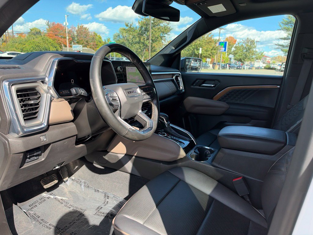 Used 2024 GMC Canyon Denali AWD/4WD image 14