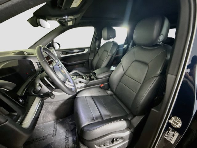 Used 2024 Porsche Cayenne AWD/4WD image 21