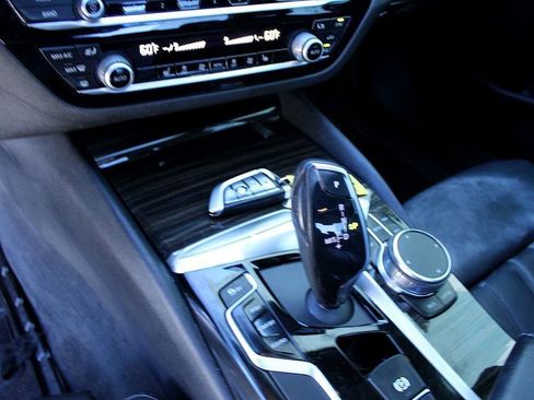 Used 2019 BMW 530i w/ Convenience Package image 12