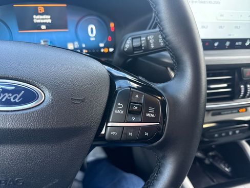 Used 2025 Ford Escape Platinum w/ Premium Technology Package image 36