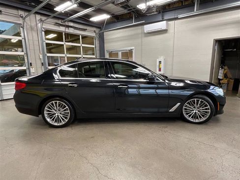 Used 2018 BMW 530i w/ Premium Package RWD image 6