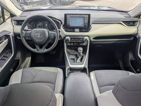 Used 2019 Toyota RAV4 XLE w/ Convenience Package FWD image 16
