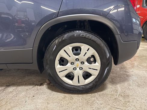 Used 2018 Chevrolet Trax LS image 31