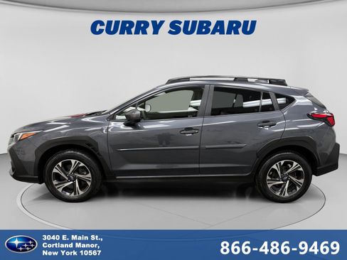 Used 2024 Subaru Crosstrek 2.0i Premium AWD/4WD image 2