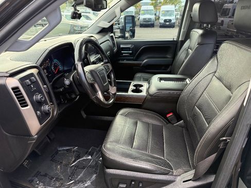Used 2019 GMC Sierra 3500 Denali w/ Duramax Plus Package image 19