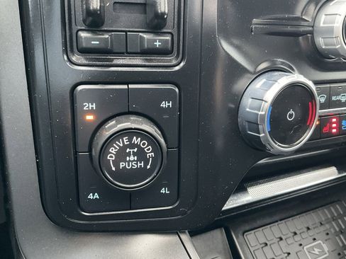 Used 2024 Ford F150 Lariat w/ Equipment Group 502A High image 12