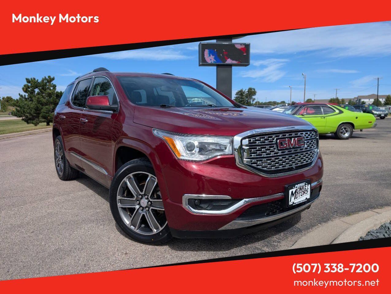 Used 2017 GMC Acadia Denali w/ Technology Package AWD/4WD image 1