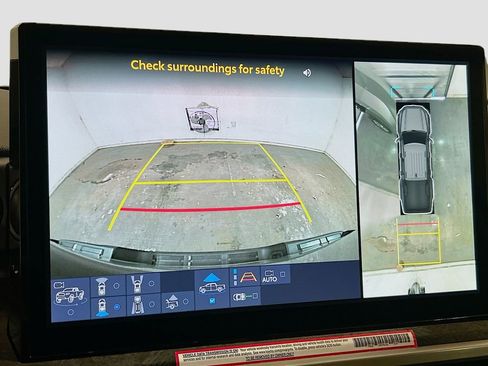 Used 2024 Toyota Tacoma Limited w/ Limited Package (LT) image 11