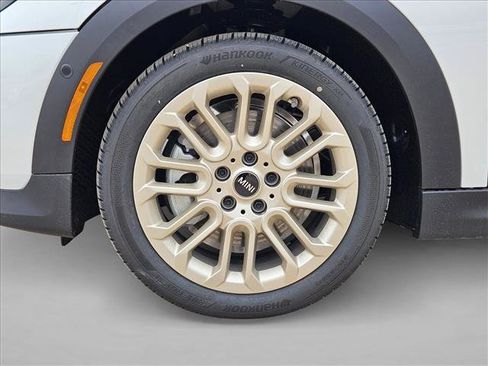 Used 2026 MINI Cooper 2-Door Hardtop FWD image 9