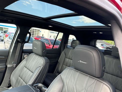 Used 2025 Buick Enclave Avenir w/ Super Cruise Package AWD/4WD image 13