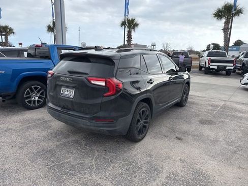 Used 2022 GMC Terrain SLT w/ Elevation Edition image 4