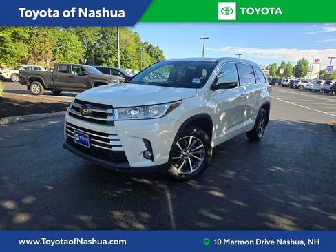 Used 2017 Toyota Highlander XLE AWD/4WD image 1