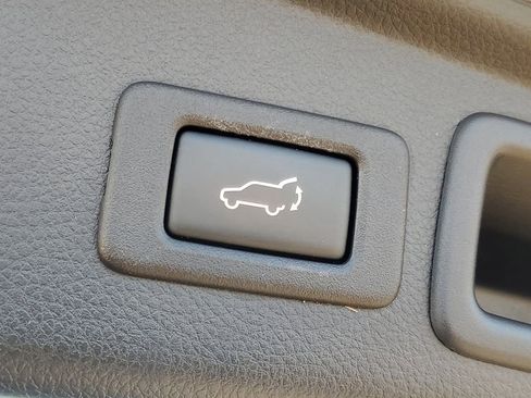 Used 2018 Subaru Forester 2.5i Touring image 10