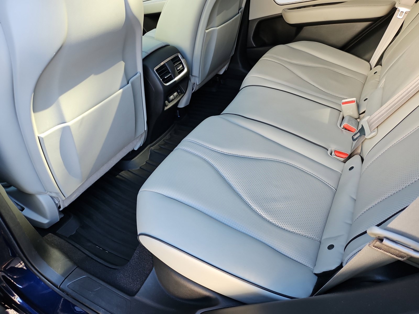 Used 2019 Acura RDX w/ Advance Package AWD/4WD image 28